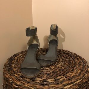 Brielle Back Zip Sandal